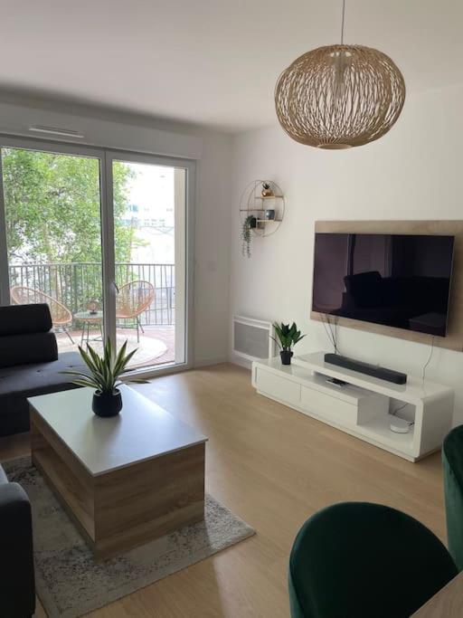 Superbe Appartement En Residence Avec Parking Le Mans Exterior photo